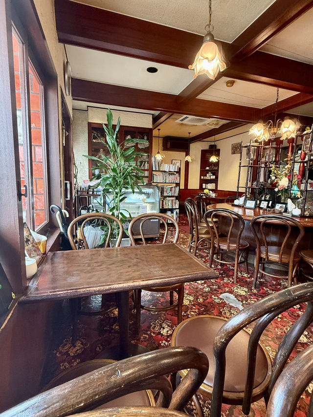 Café-Hopping Along the Chūō Line – Toast, Pancakes & Retro Vibes
