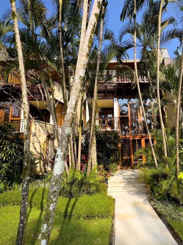 🍃 Nature's Embrace – A Soulful Stay in the Heart of Ubud