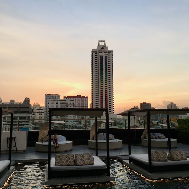 Minimalist Centara Watergate Pavilion Hotel