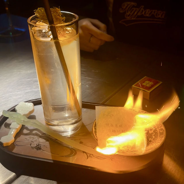 九龍城寨酒吧| 穿越時空的體驗！🌆🍸
