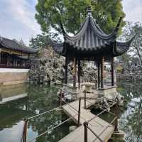 Lion Grove Garden: Rock Maze