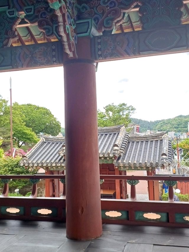 연인과 함께하기 좋은 조용한 성곽 산책길