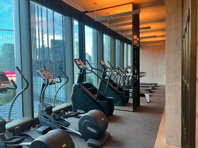 "Mandarin Oriental Guangzhou: Urban Elegance Redefined"