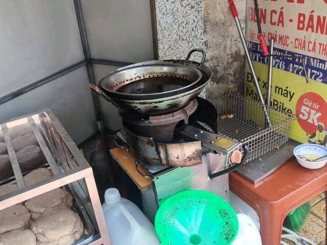 한국 휴게소 장터국수에 오징어 튀김 넣은 맛