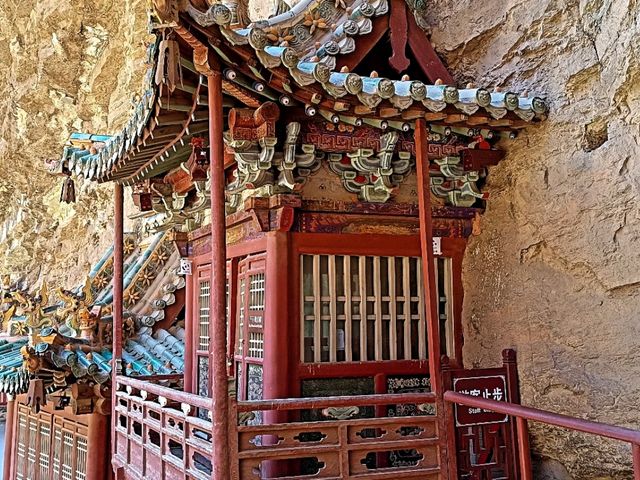 วัดแขวนเหิงซาน หรือ วัดซวนคง (Xuankong Temple)