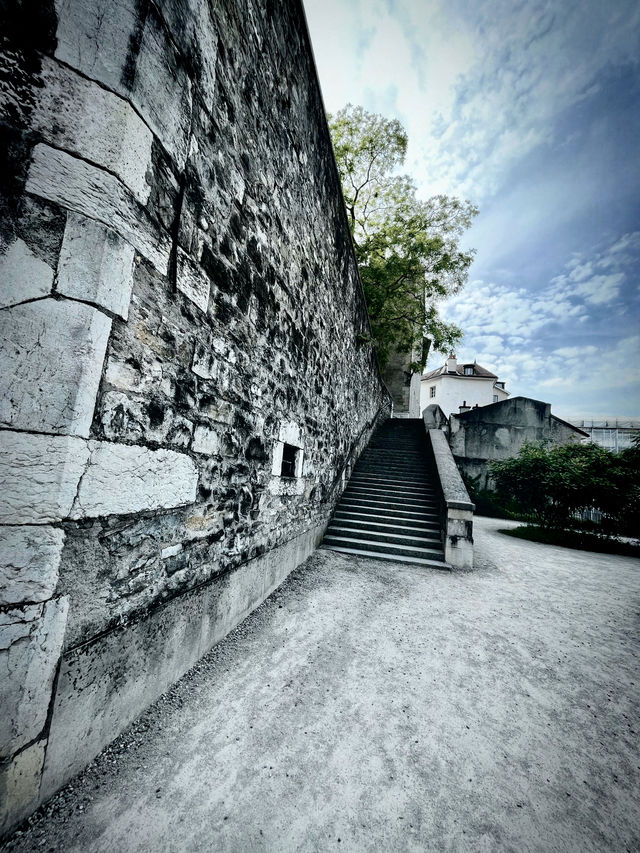 Spiritual Majesty with a View – A Must-Visit in Geneva’s Old Town
