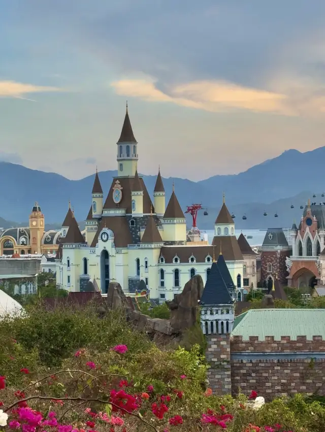 Experience VinWonders Nha Trang