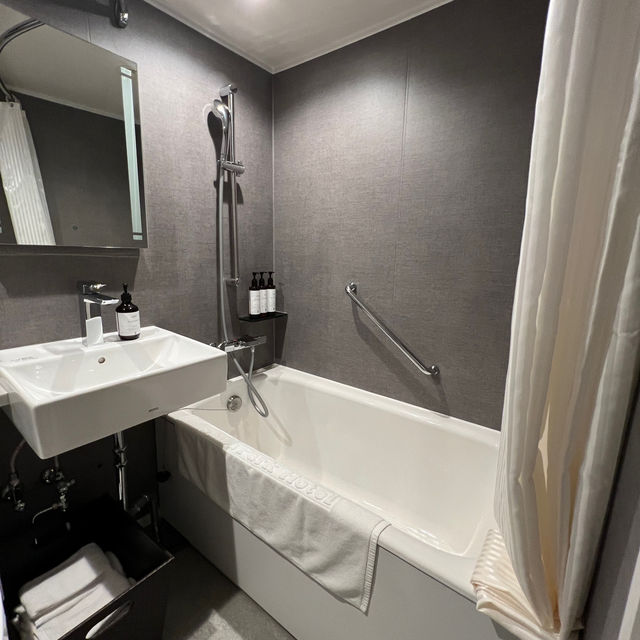 🏨 Shiba Park Hotel – A Tranquil and Classy Retreat in Central Tokyo