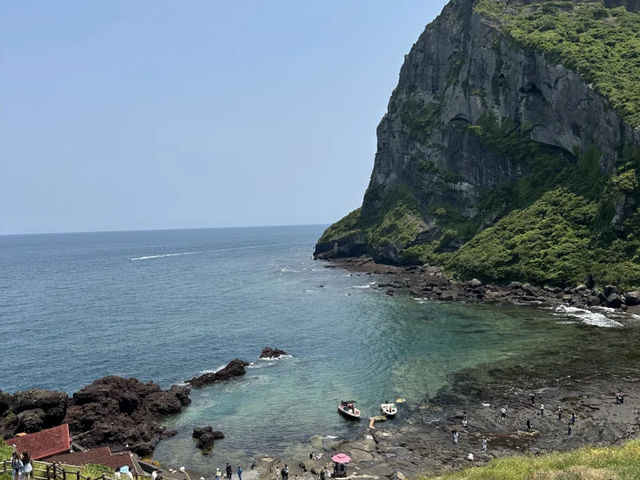 My Amazing Seongsan Ilchulbong Adventure! ☀️⛰️