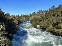 🌊 Huka Falls｜用爆發力演奏的藍色水交響曲 