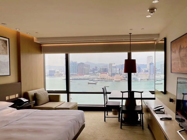 Grand Hyatt Hong Kong: Unbeatable Harbour Views and Grand Comfort! 🇭🇰🏨