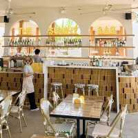 🏖️ Sunny Beach House – คาเฟ่ริมทะเล