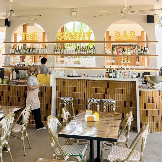🏖️ Sunny Beach House – คาเฟ่ริมทะเล