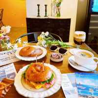 Dongbaek Cafe