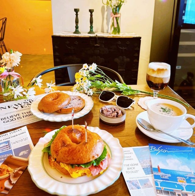 Dongbaek Cafe
