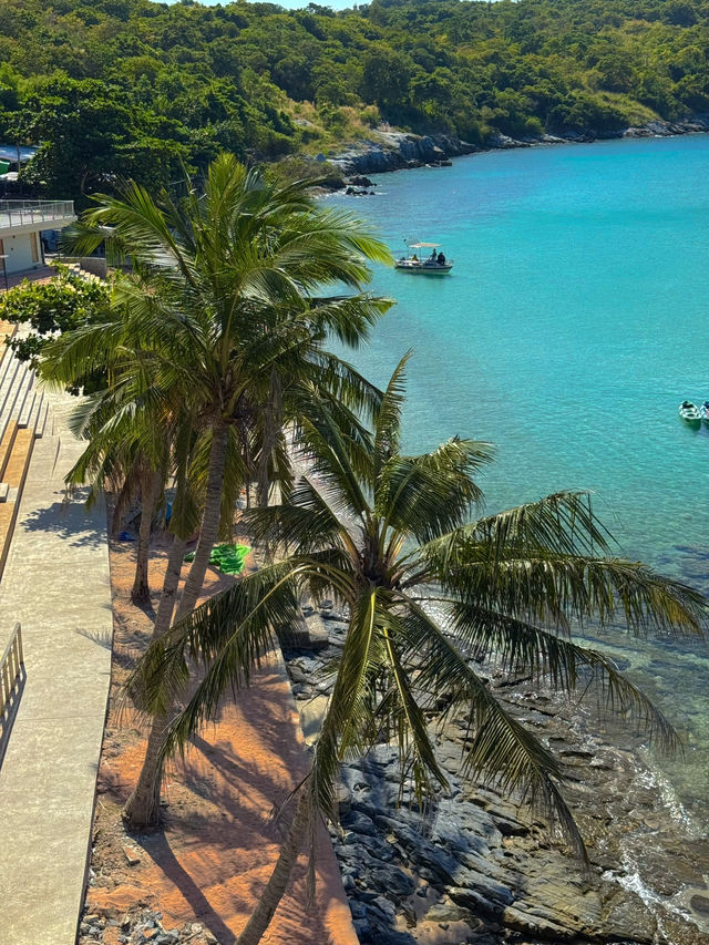 หาดถ้ำพัง เกาะสีชัง 🌊🌴