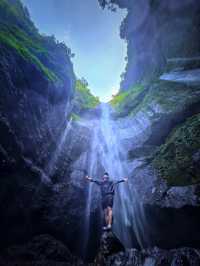 วิธีเดินทางไป Madakaripura Waterfall