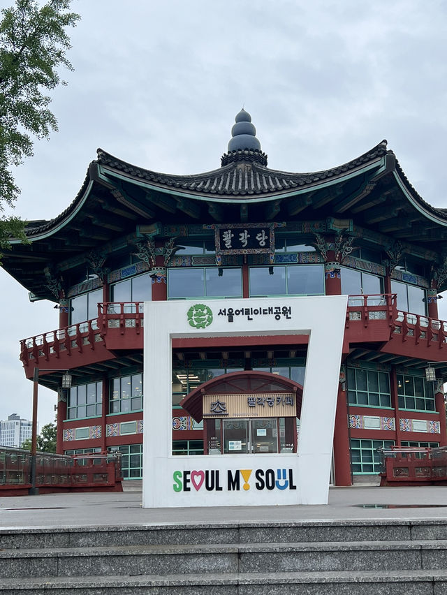 팔각당과 오를광장