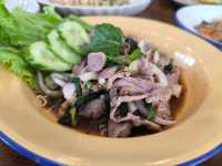 Homnoir หอมนัวร์ somtum&cafe 