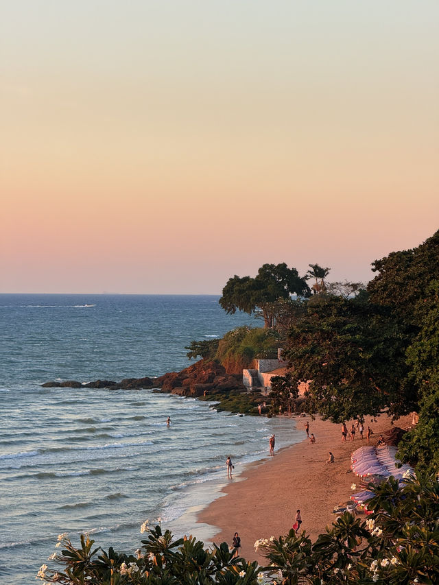 รีวิว Sunny Beach House พัทยา คาเฟ่ริมทะเลที่ห้ามพ