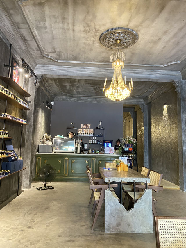 Lady Buddha Cafe & Bistro คาเฟ่สายสเปเชียลตี้ 