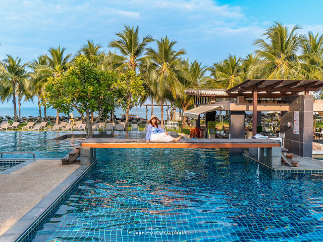 ที่พักเขาหลัก พร้อมสวนน้ำสุดอลัง
