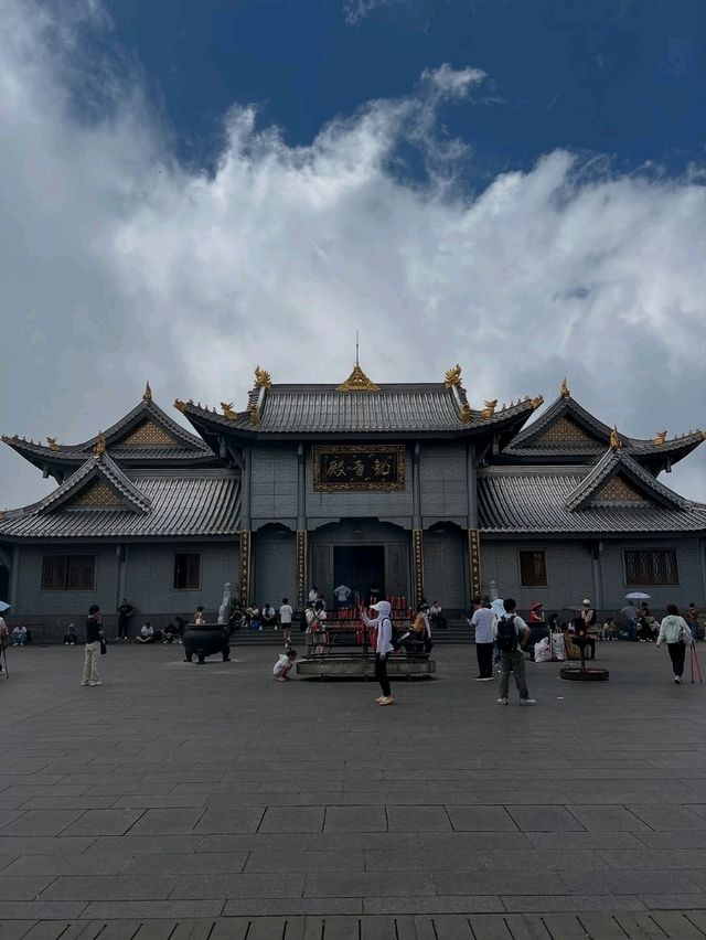 Emeishan Is a Workout and a Spiritual Reset All in One Emeishan Is a Workout and a Spiritual Reset All in One