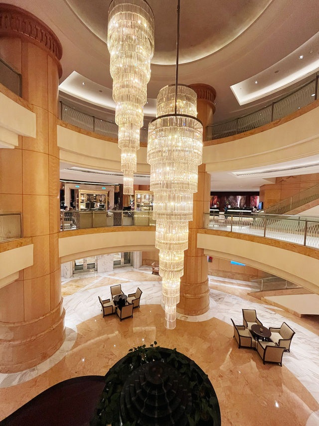 ラグジュアリーの入り口：One World Hotelロビーで始まる極上旅