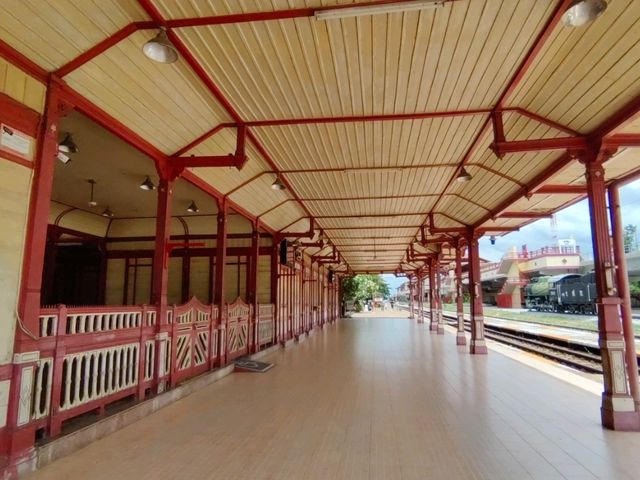 ย้อนวันวาน: สถานีรถไฟหัวหินเก่าชมพลับพลาที่ประทับ 