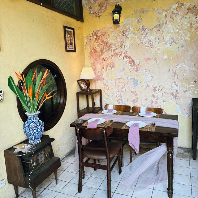 คาเฟ่กาแฟไข่ร้อน สูตรต้นตำรับแท้ Cafe Giang