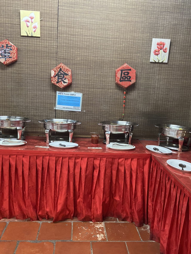 📍 《墾丁青年活動中心：紅磚與海風的閩南古鎮時光》  
