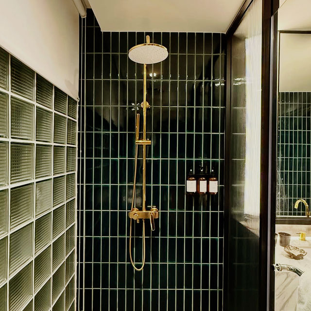 Design That Breathes, Comfort That Lingers
