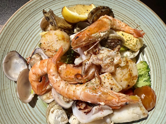 高雄漢來飯店45樓(焰牛排館)沙拉吧和甜品水果.種類豐富.美味可口 高雄漢來飯店45樓(焰牛排館)沙拉吧和甜品水果.種類豐富.美味可口