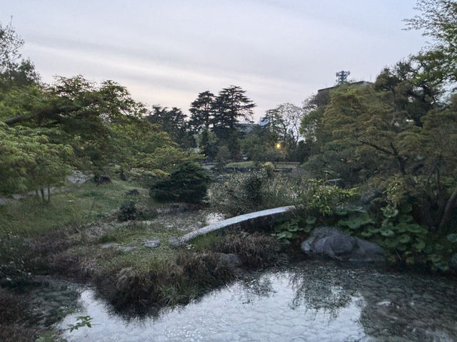 富山城跡：美麗水中倒影的歷史遺跡