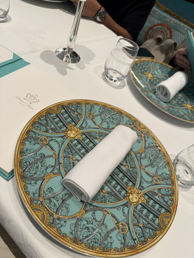 คาเฟ่ Versace สุดแกลมที่มาเก๊า✨ คาเฟ่ Versace สุดแกลมที่มาเก๊า✨