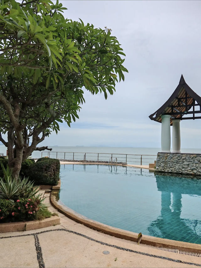 📍 Racha Kiri Resort And Spa
