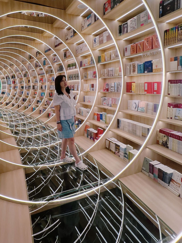 Picture-Perfect Pages: Shenzhen hidden gem bookstore  Picture-Perfect Pages: Shenzhen hidden gem bookstore
