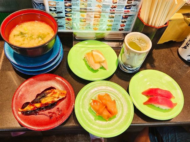 鄰近御徒町站 | 中午用餐車水馬龍的大江戶旋轉壽司🍣