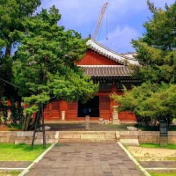 🏯 Donggwanwangmyo Shrine – Seoul’s Ancient Temple of Loyalty
