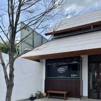  เกี๊ยวหนองบัว & Second Café (วังหลัง)