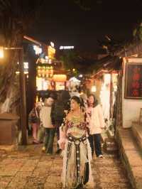 แต่งตัวเป็นพส.จีน ที่ลี่เจียง มณฑลยูนาน