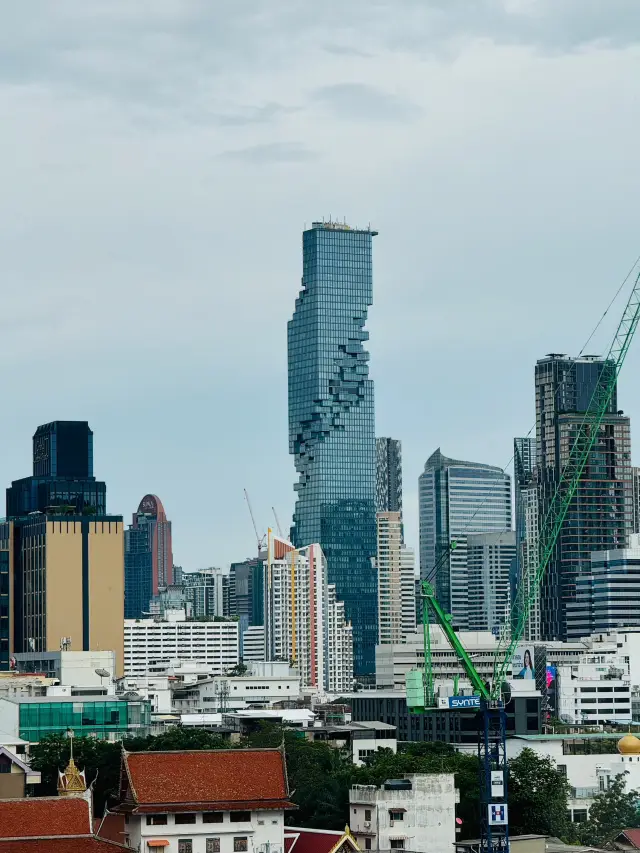 泰國 王權瑪哈納功大廈