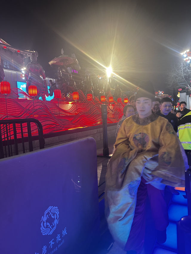 日落雲霧裡的貓影西安 日落雲霧裡的貓影西安