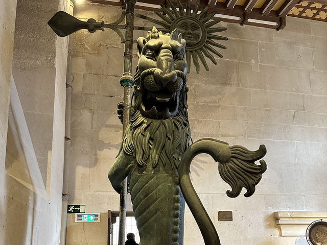 法國 🇫🇷 皮耶楓城堡 Château de Pierrefonds｜電影感滿滿的中世紀要塞