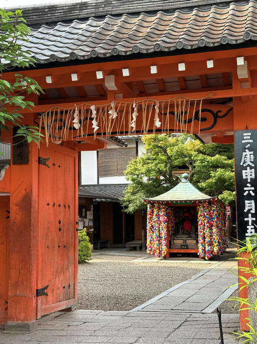 歩くだけで京都気分、寄り道が楽しい二年坂 | Trip.com 京都