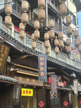  72 Wonder Tower 張家界 票券、表演、時間與完整指南 2026 72 Wonder Tower