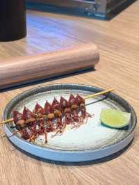  Robatayaki ร้านนี้มีทีเด็ด! “ย่างฟาง” หอมละมุน ฟีลดีมาก
