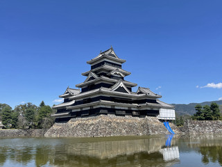 日本で最も美しい城の一つ🏯 松本城