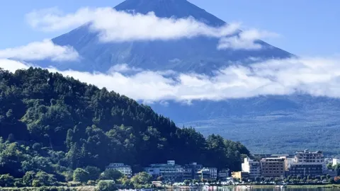 후지산을 보는 것은 일 년 내내 행운을 가져다준다. — traveler post in 고텐바