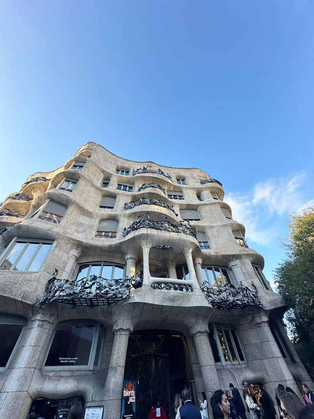 📍西班牙·巴塞隆拿 🇪🇸｜精華必去行程✨ 高第迷宮 + 海邊放空 + TAPAS美食天堂！